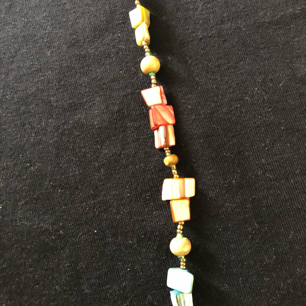 2 necklaces. - Picture 5 of 6